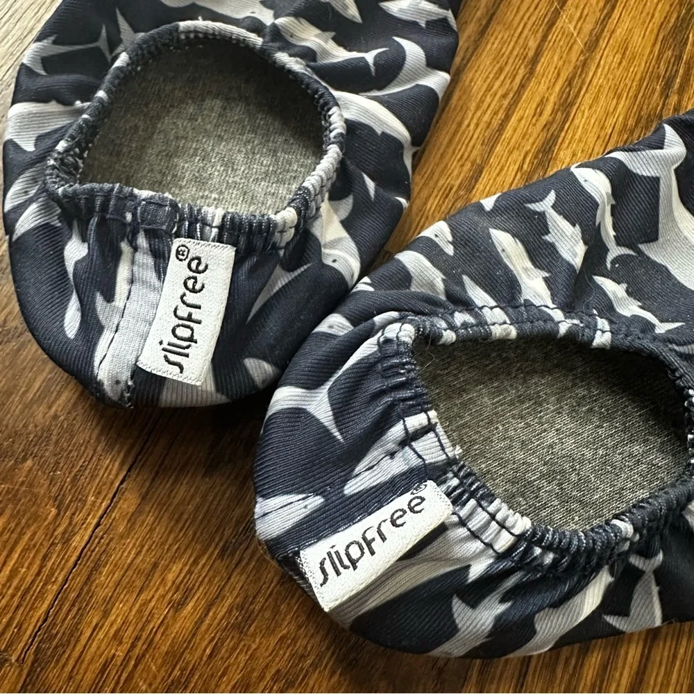 Slipfree water shoes for toddler - sharks